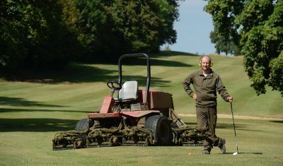 Prestation d'entretien du golf de Combles en Barrois